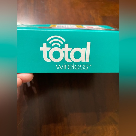 Total wireless cellphone,cellular, smartphone - Picture 6 of 7